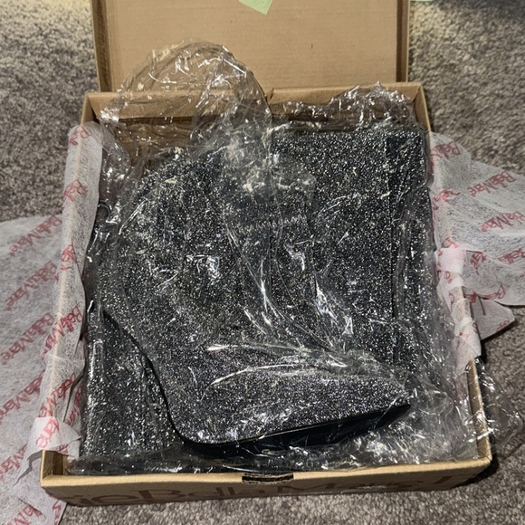 Sparkly boots - Picture 4 of 4